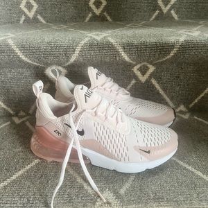 Pink nike air max 270